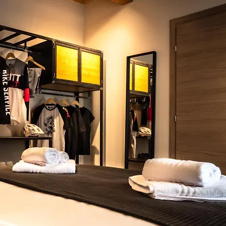 Sleep 'n' Ride Hotel 3*
